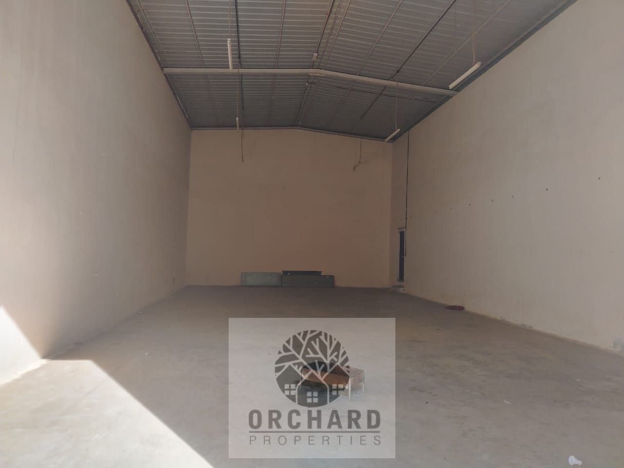 3,236 sqft warehouse for rent | 129,440 AED | 40 KW