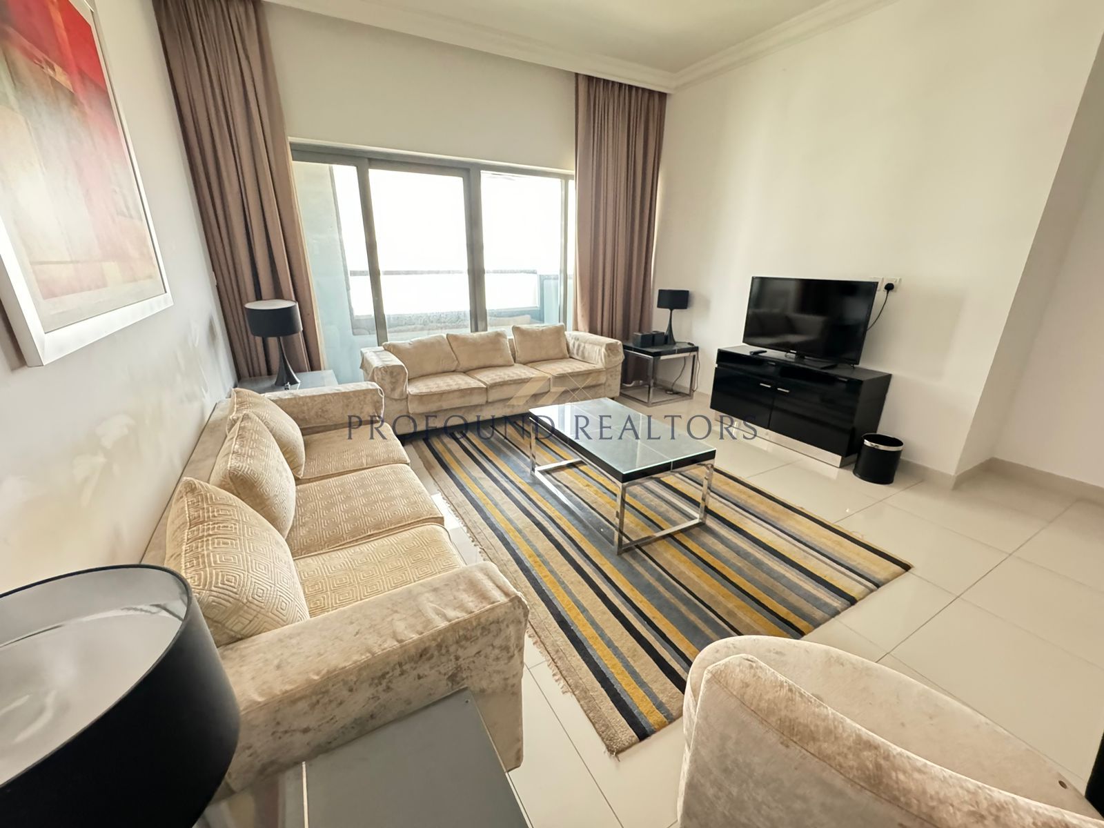 Vacant I Furnished I Big size I Balcony I Parking