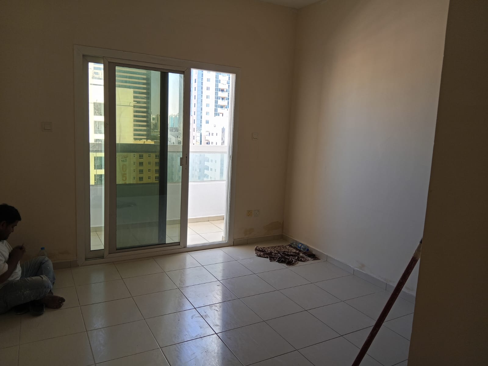 Sharjah | Al Majaz 3 One-bedroom apartment with a living room facing Al Safia Garden – Excellent and vibrant location Property Fe