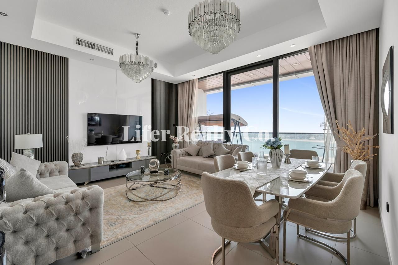 Waterfront Living | Vacant | Sea View.