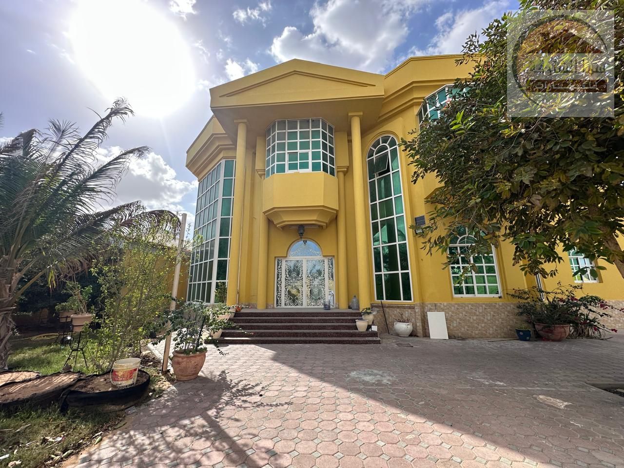 For sale in Ramtha, on Qar Street, opposite the mosque, next to the main street: a fully renovated two-story building at an excellent price.