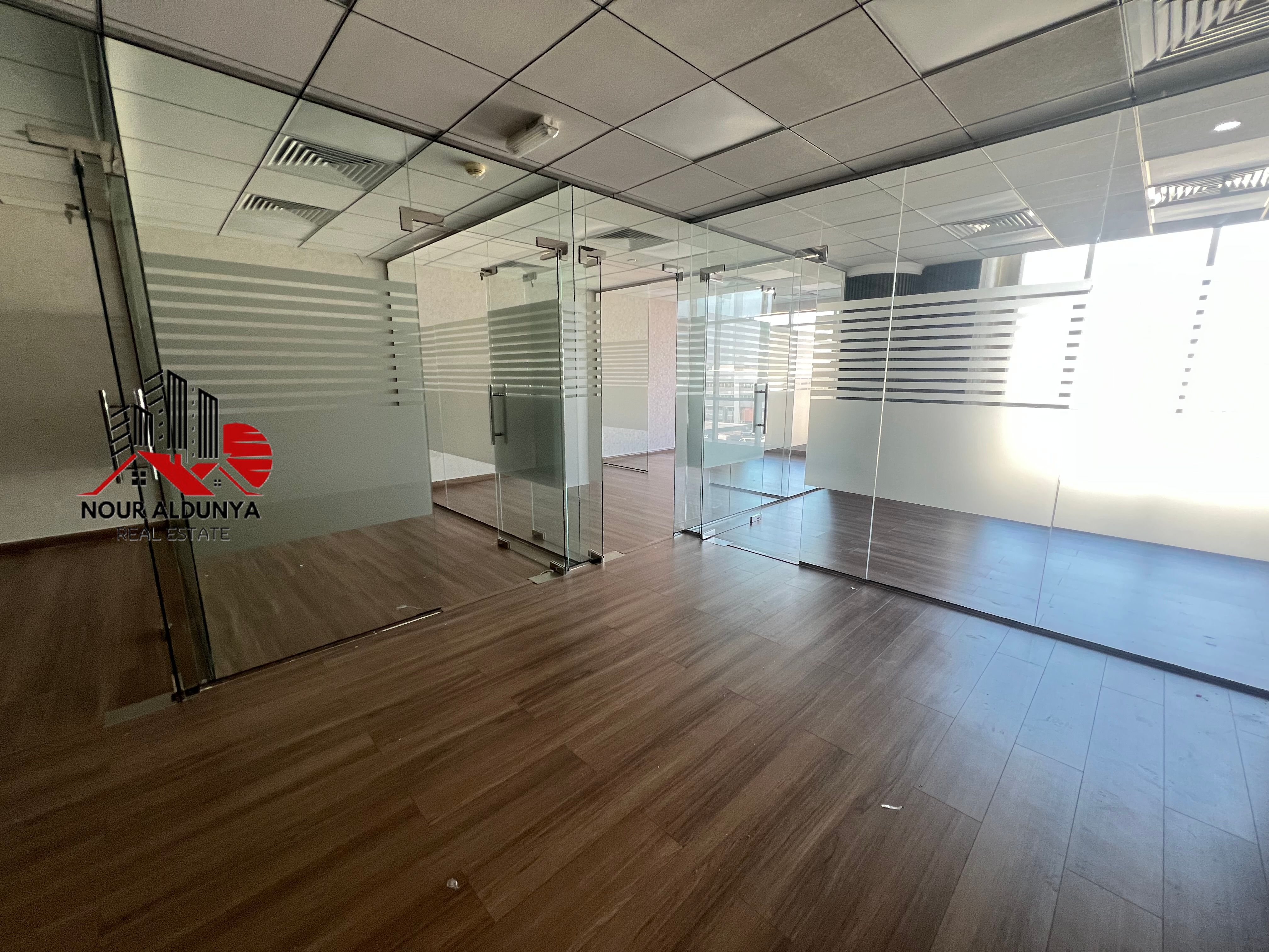FULLY FITTED// FORNT OF METRO//929SQFT OFFICE// BOOK NOW!!. .