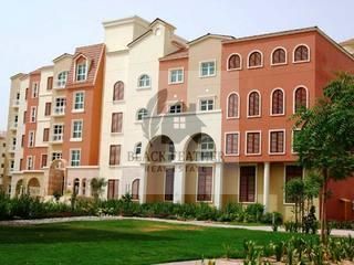 12 Cheqs Fully Furnished XxL Studio+18 Tiles 9*Wardrobes @ 60k