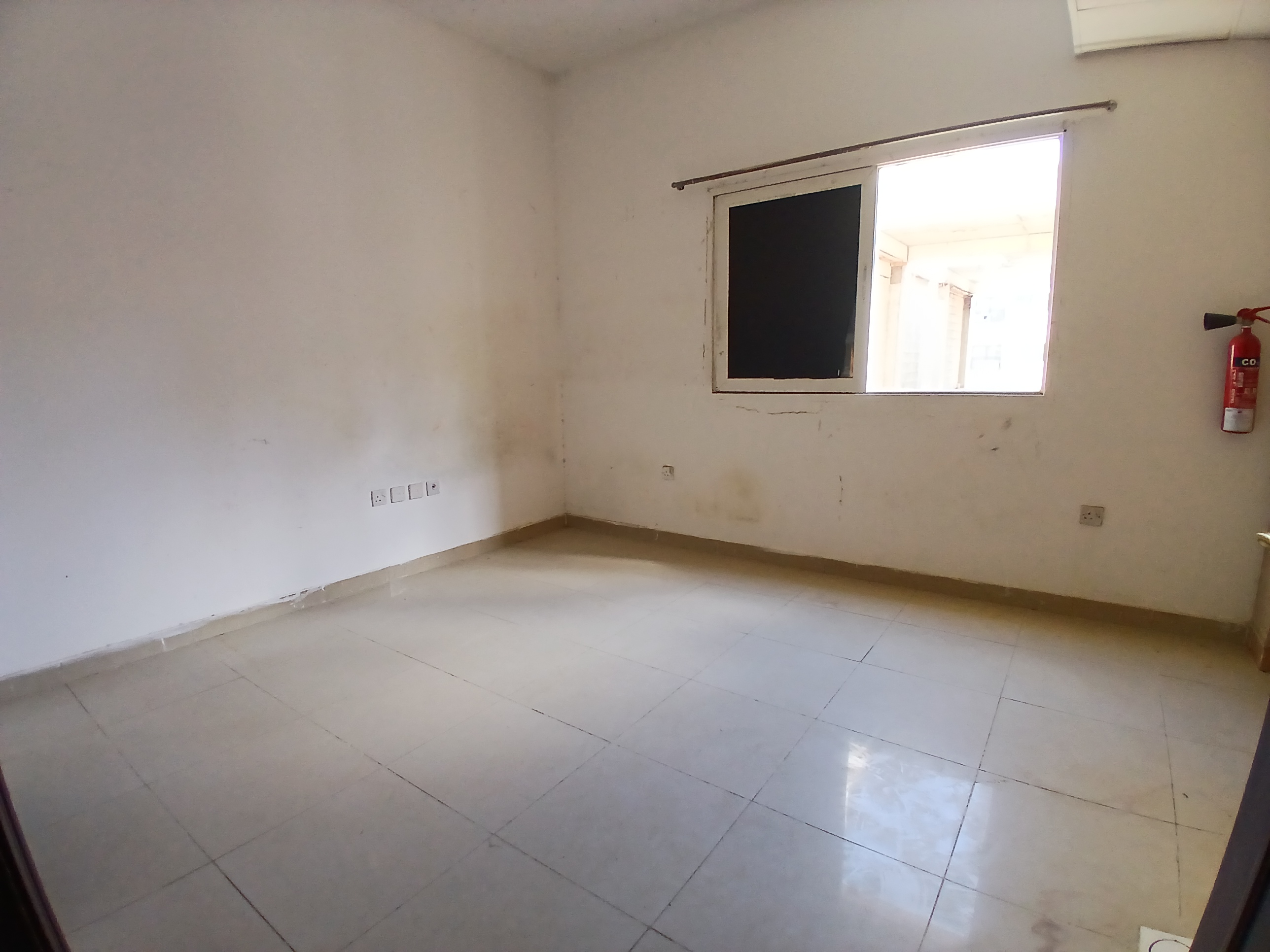 Lavish 1bhk fully family Building with Balcony just rent 29k near Muwailah bus stand