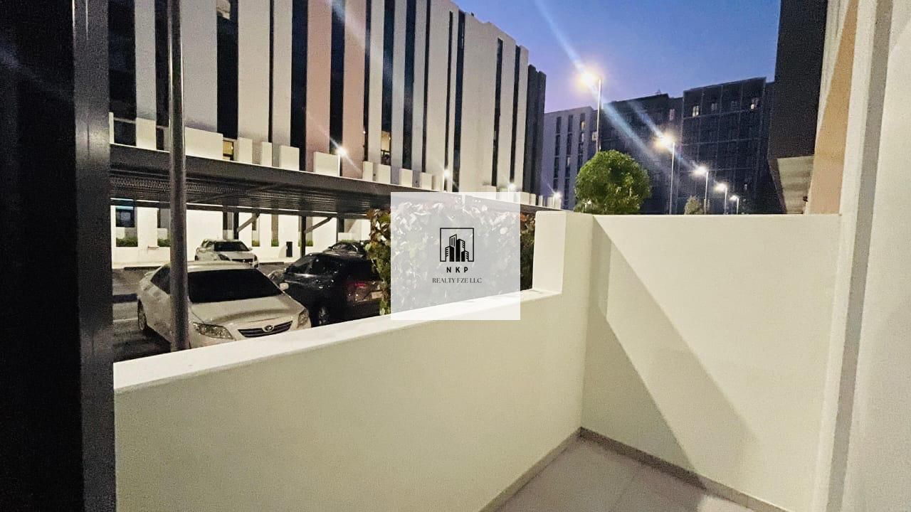 Spacious luxurious studio apartment with balcony