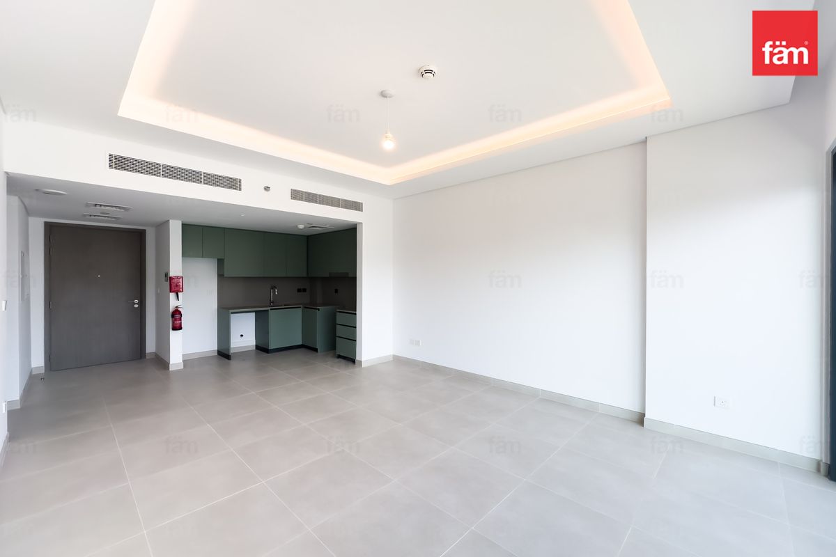 Ready Move in | Community Expert | Walk To Mall