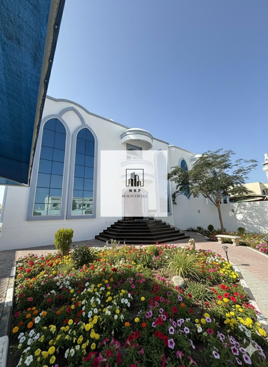 Spacious luxurious huge size 4 bedrooms villa huge mujlis