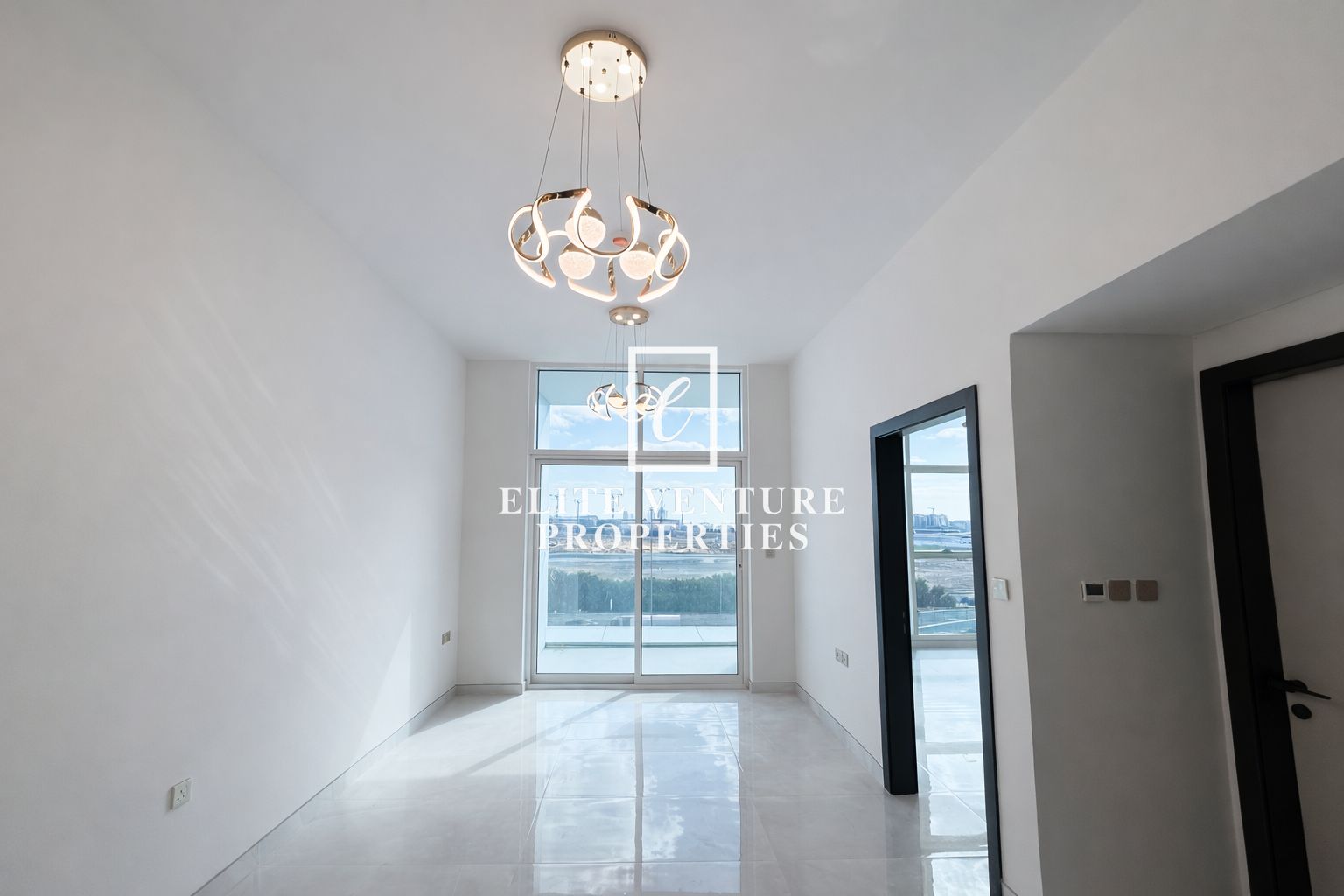 BRIGHT APARTMENT | SPACIOUS | HIGH FLOOR