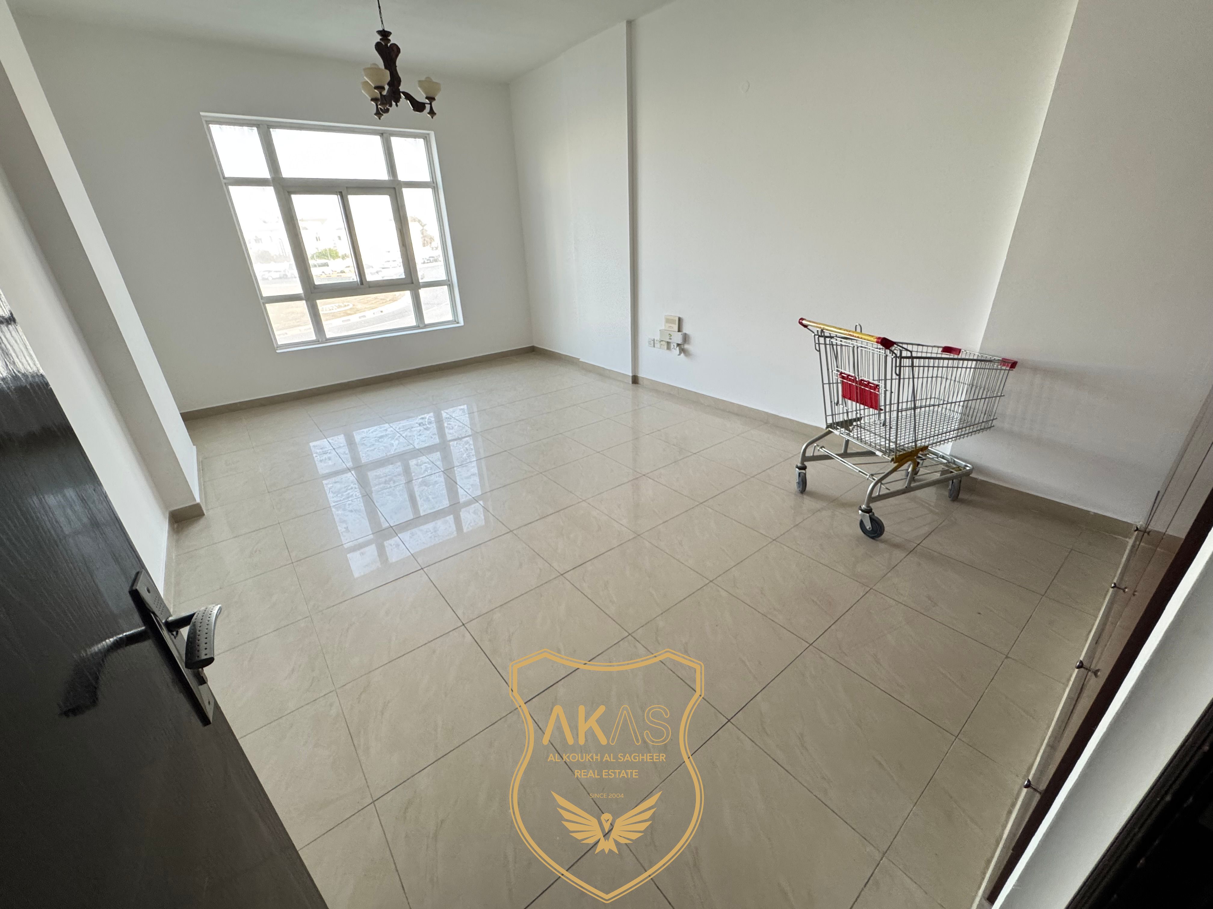 Bright & Spacious 2 Bedroom Apartment | Near Restaurants & Supermarkets