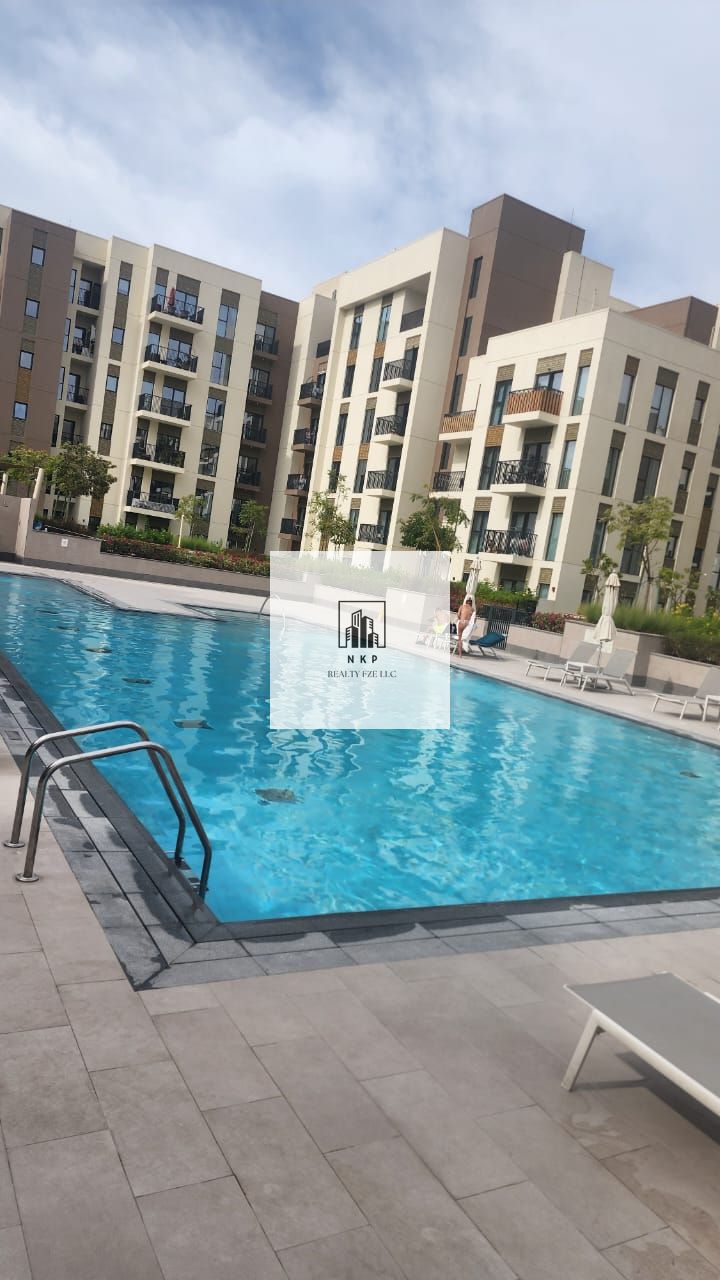Spacious luxurious lush fully furnished 2bhk aprtment corner see view