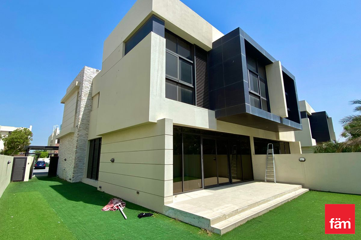 Vacant and ready, Furnished, Gated Community