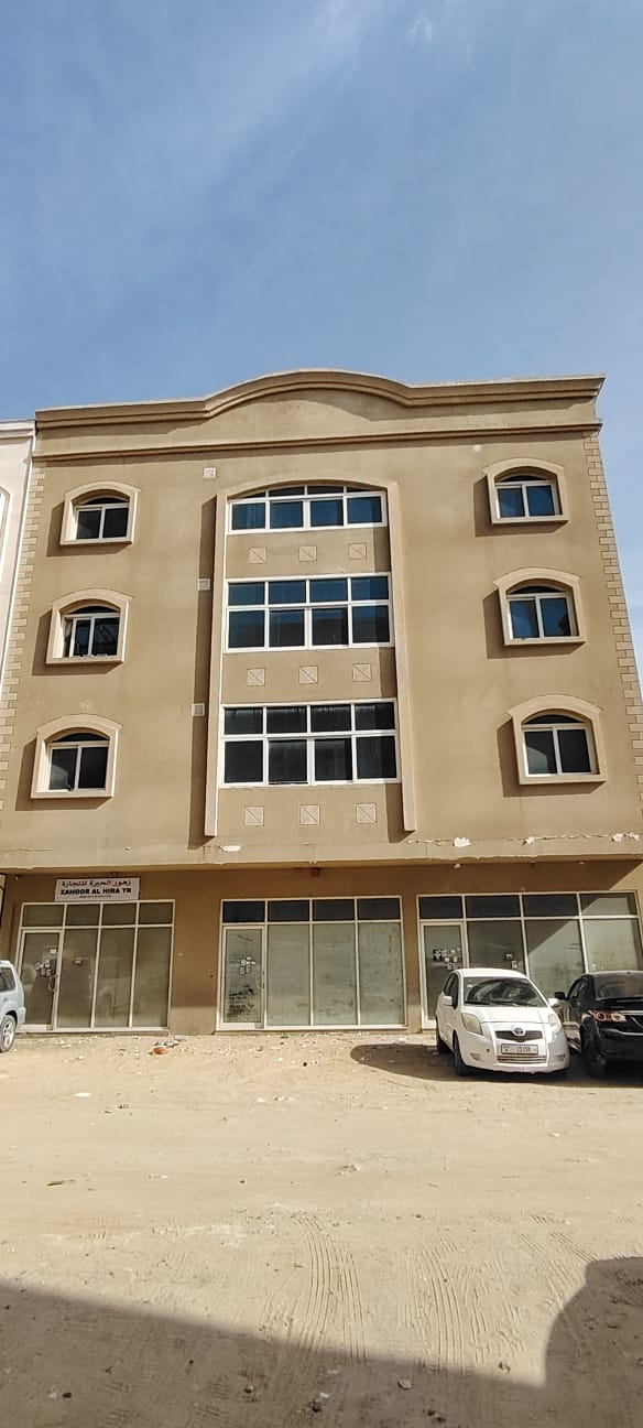 shop for annual rent in commercial mowalah,Sharjah