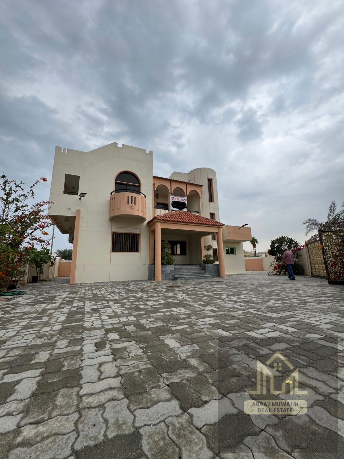 Spacious 5-Bedroom Villa in Al Fisht | AED 160K Residential