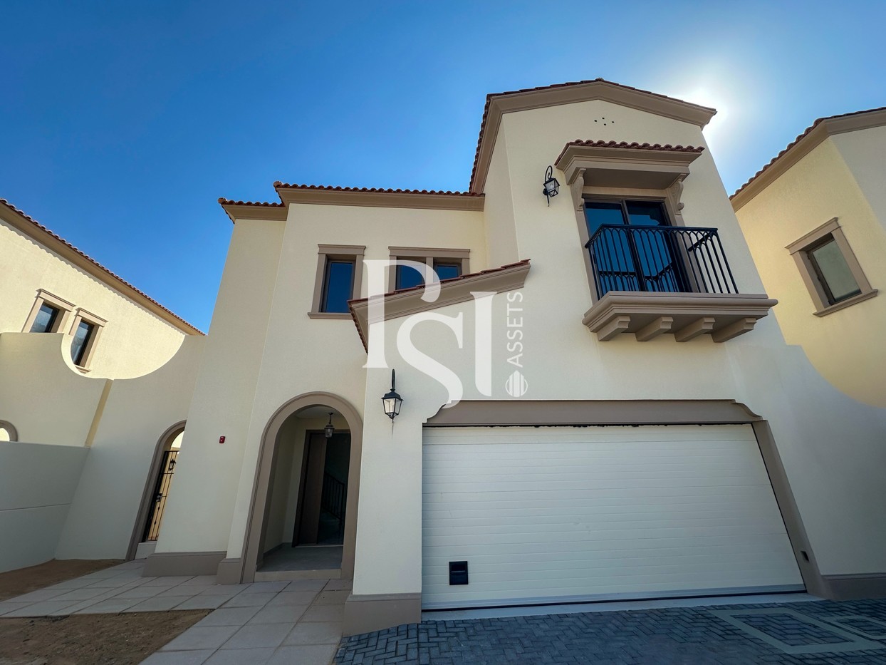 Single Row | 2 Balconies | Elegant Villa