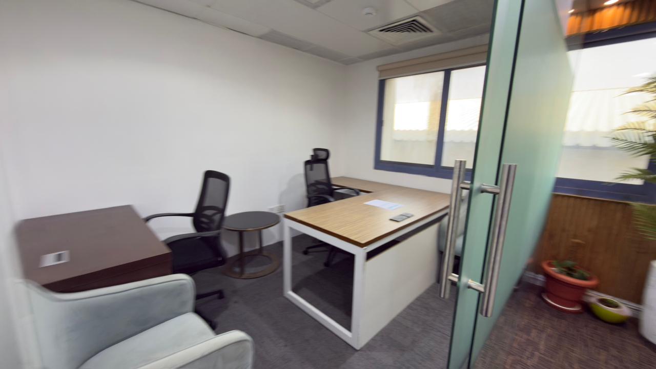 100 SFT Fully Furnished Office with all amenities for AED AED 23,999 Yearly