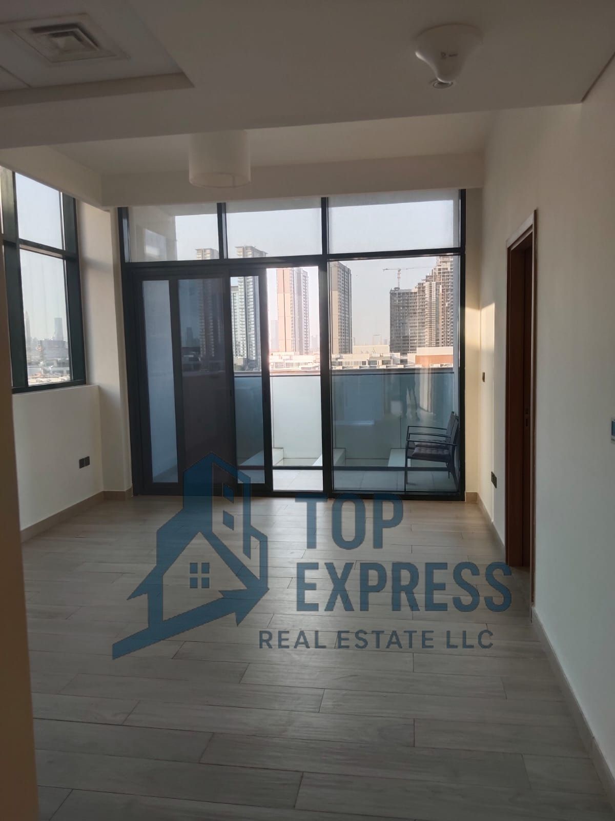 Modern 2 Bedroom for Rent | Lagoon View | Azizi Riviera