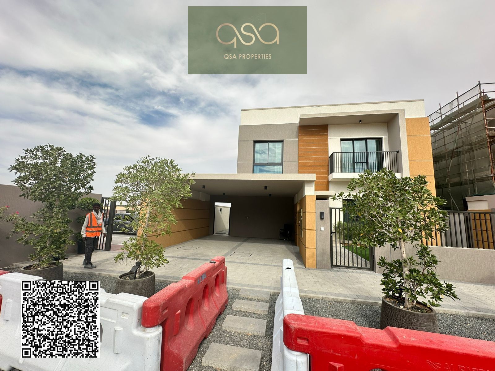 A golden opportunity to obtain a Golden Visa for you and your family in the luxurious and brand-new Azha community, offering a life of unparalleled lu