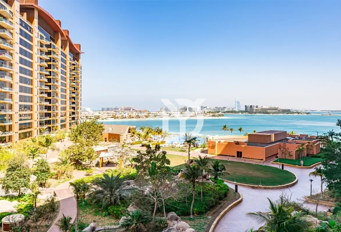 Luxury 1BR Beachfront Living | Palm Jumeirah