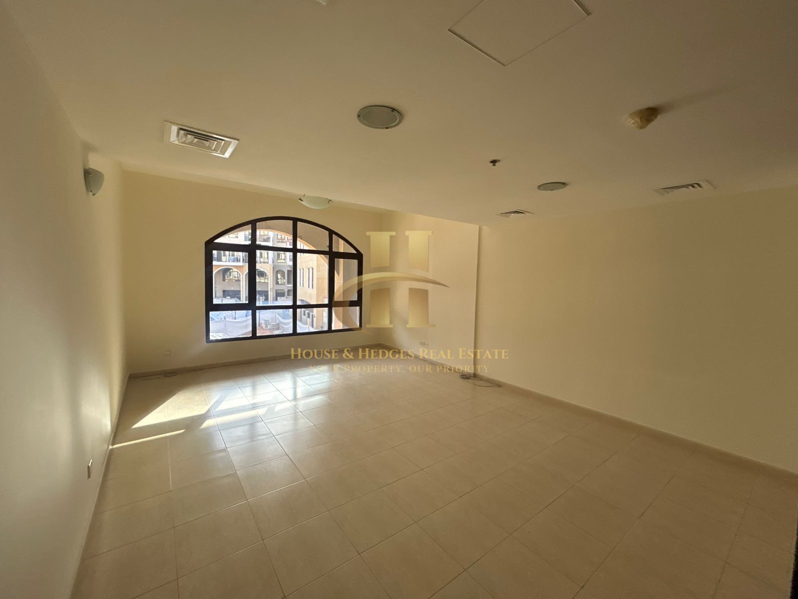 Spacious Layout | Vacant | Close to Circle Mall