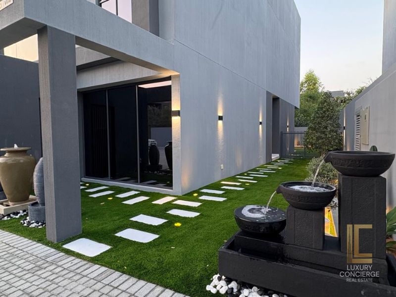 CORNER VILLA | BRAND NEW | UPGRADED LANDSCAPING | VACANT