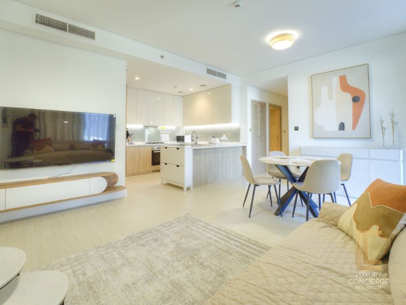 LUXURY LIVING | PRIME LOCATION | FURNISHED |VACANT