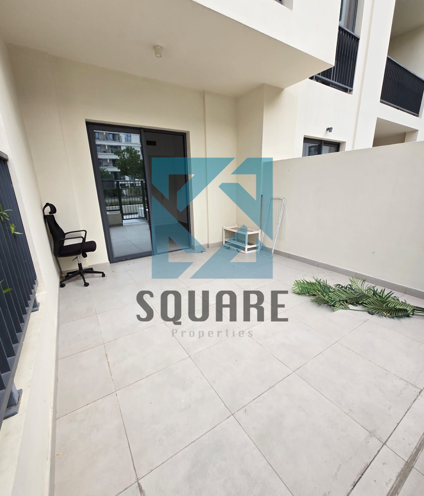 LUXURY STUDIO -- POOL VIEW - WITH TERRACE