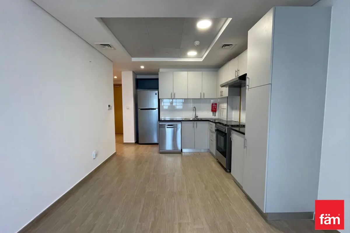 Practical layout, Near Metro, 2 Beds 1 Bathroom