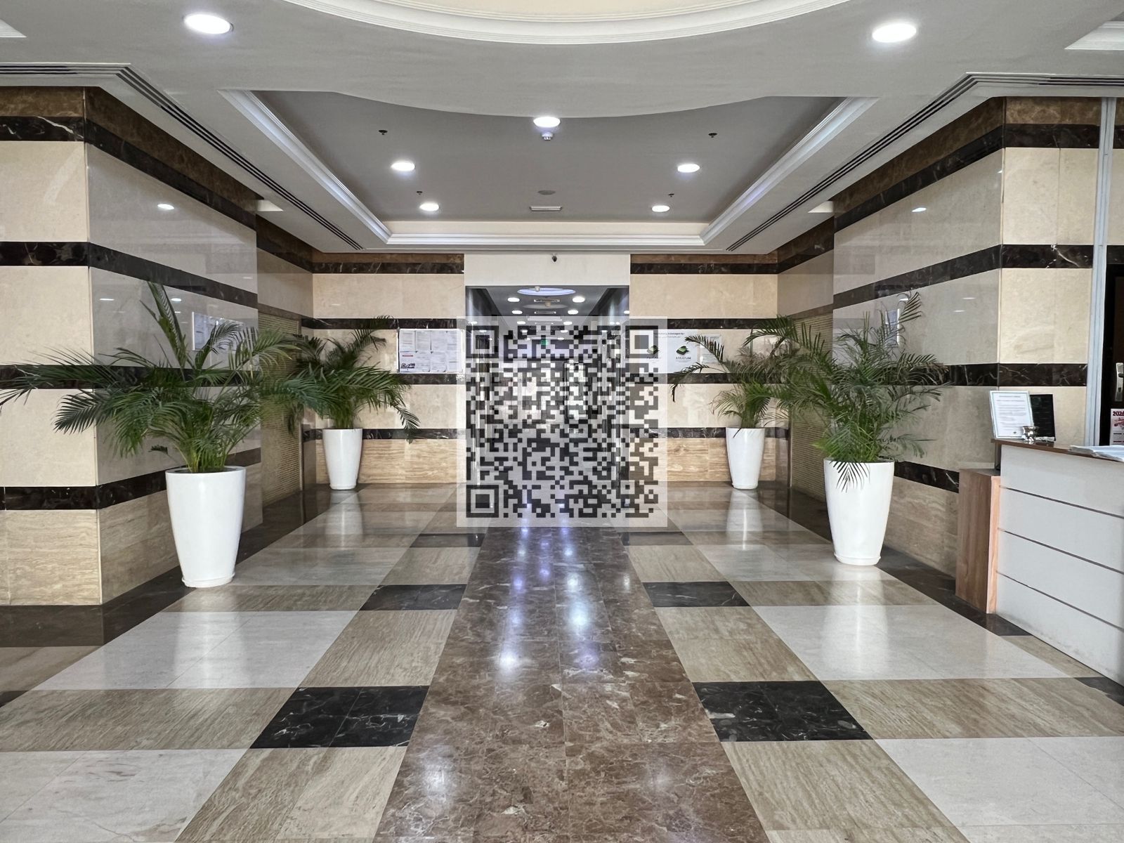 Hot Distress Deal – Vacant 2 BHK with Parking | Paradise Lake Tower