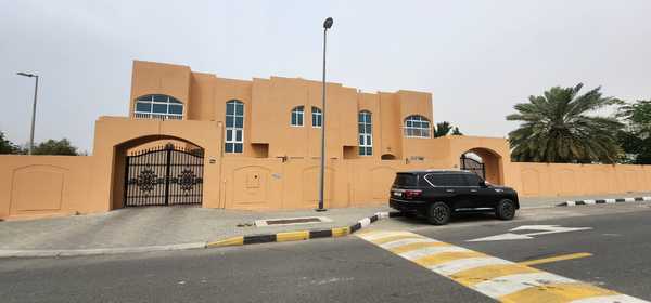 ***URGENT SALE – 4 Bedrooms Duplex Villa in Al Ramla Area***