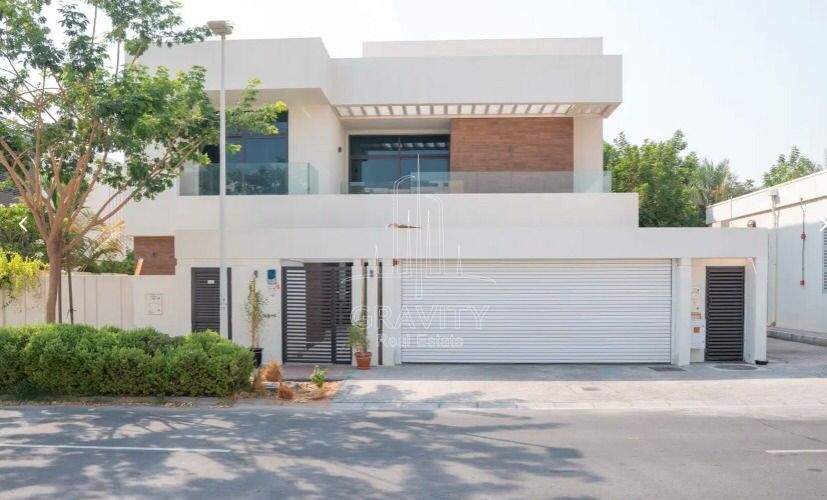 Exclusive 5BR Family Villa with Maid's Room | Premium Living