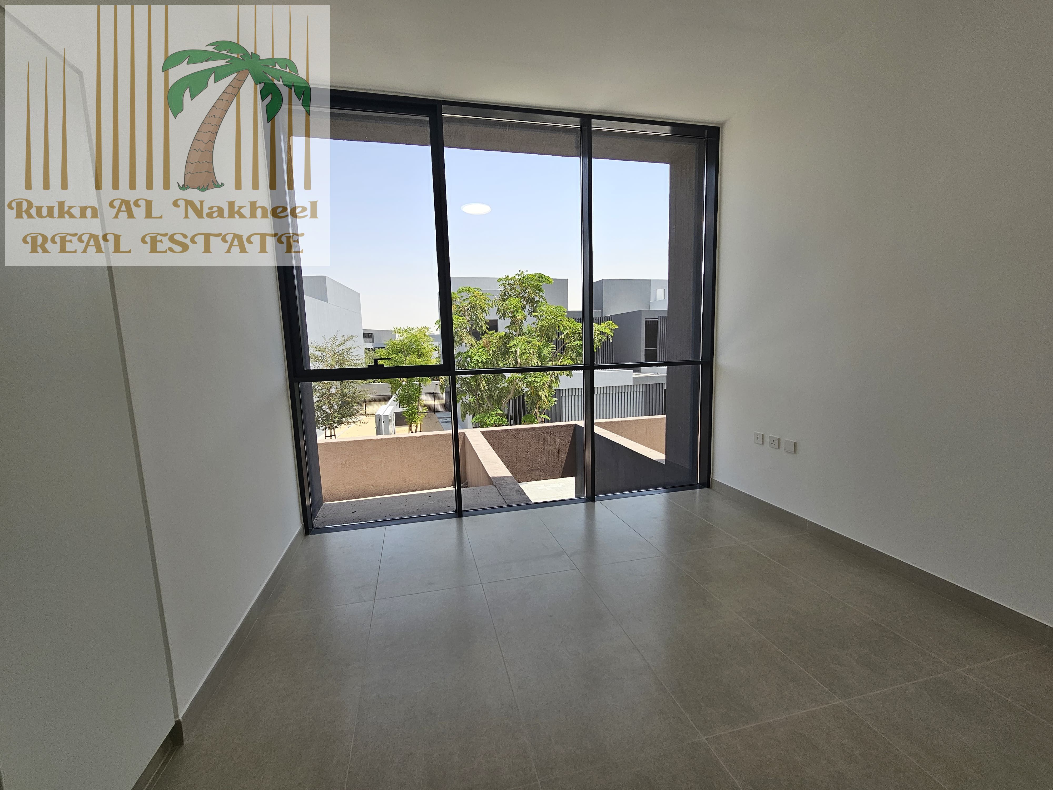 Modern Townhouse, Spacious, Family Friendly