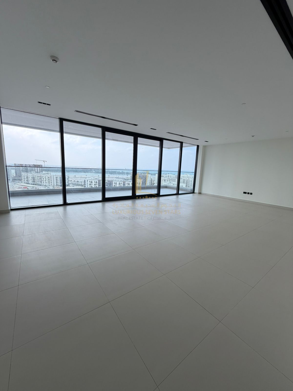 Luxury apartment for sale – first owner, freehold ownership for all nationalities, with a stunning view.