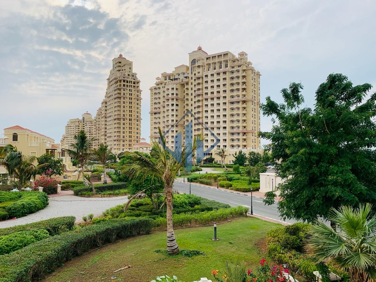 Fully Furnished Studio - Sea View - Available in March