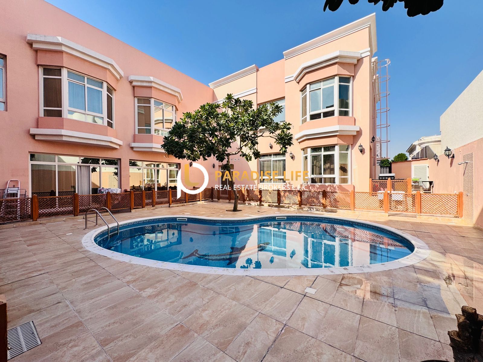 HOT DEAL-HIGH QUALITY-4BEDROOM PLUS MAIDS -CORNER VILLA WITH SHARED POOL
