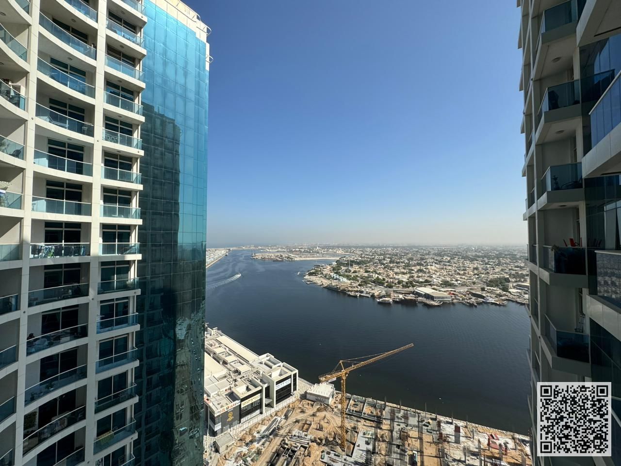 Fully furnished one-bedroom apartment with a hall, with open view, including all services, with a gym, swimming pool, and private parking.