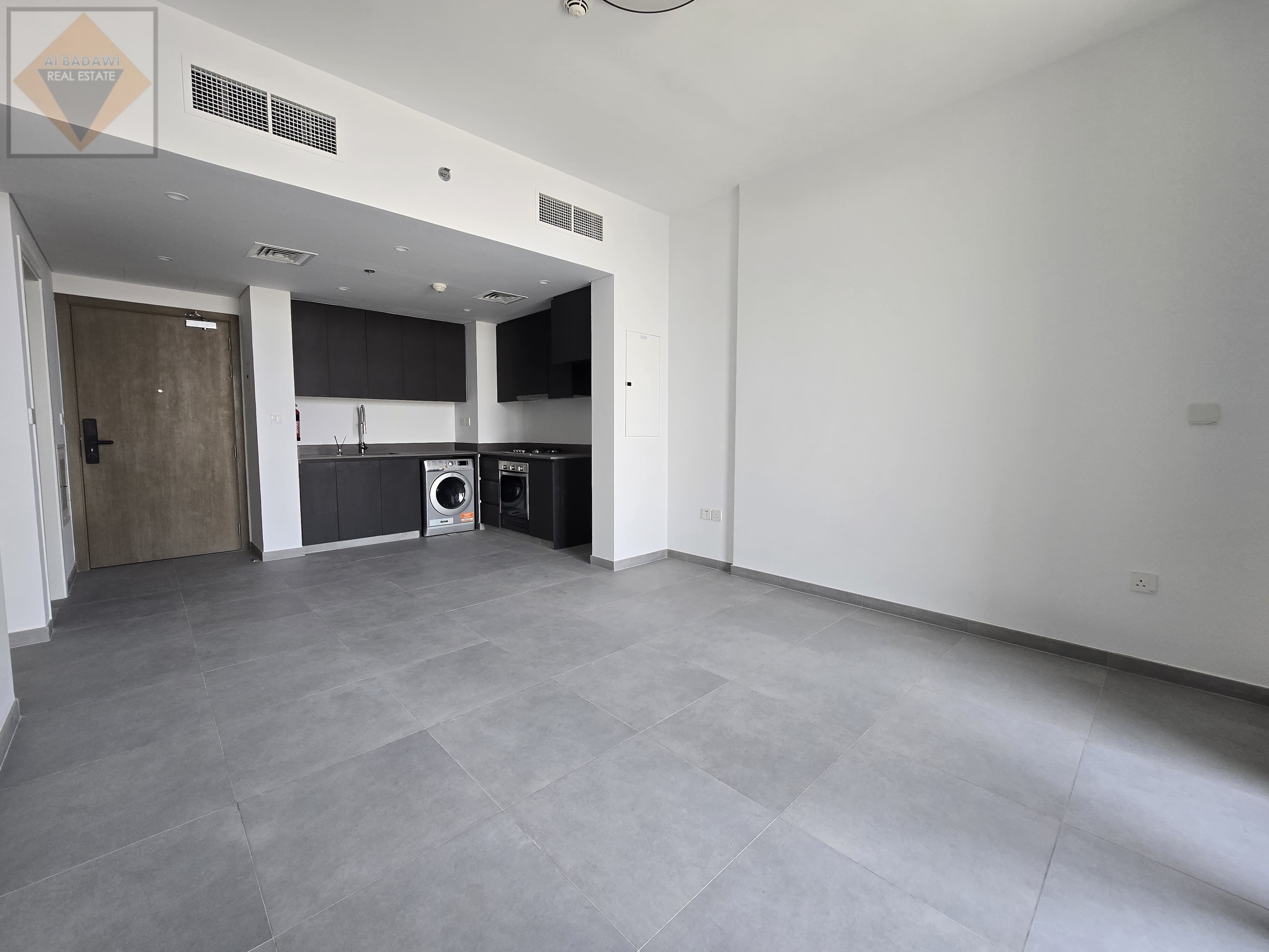 Luxury apartment for sale with high-end specifications and a prime location