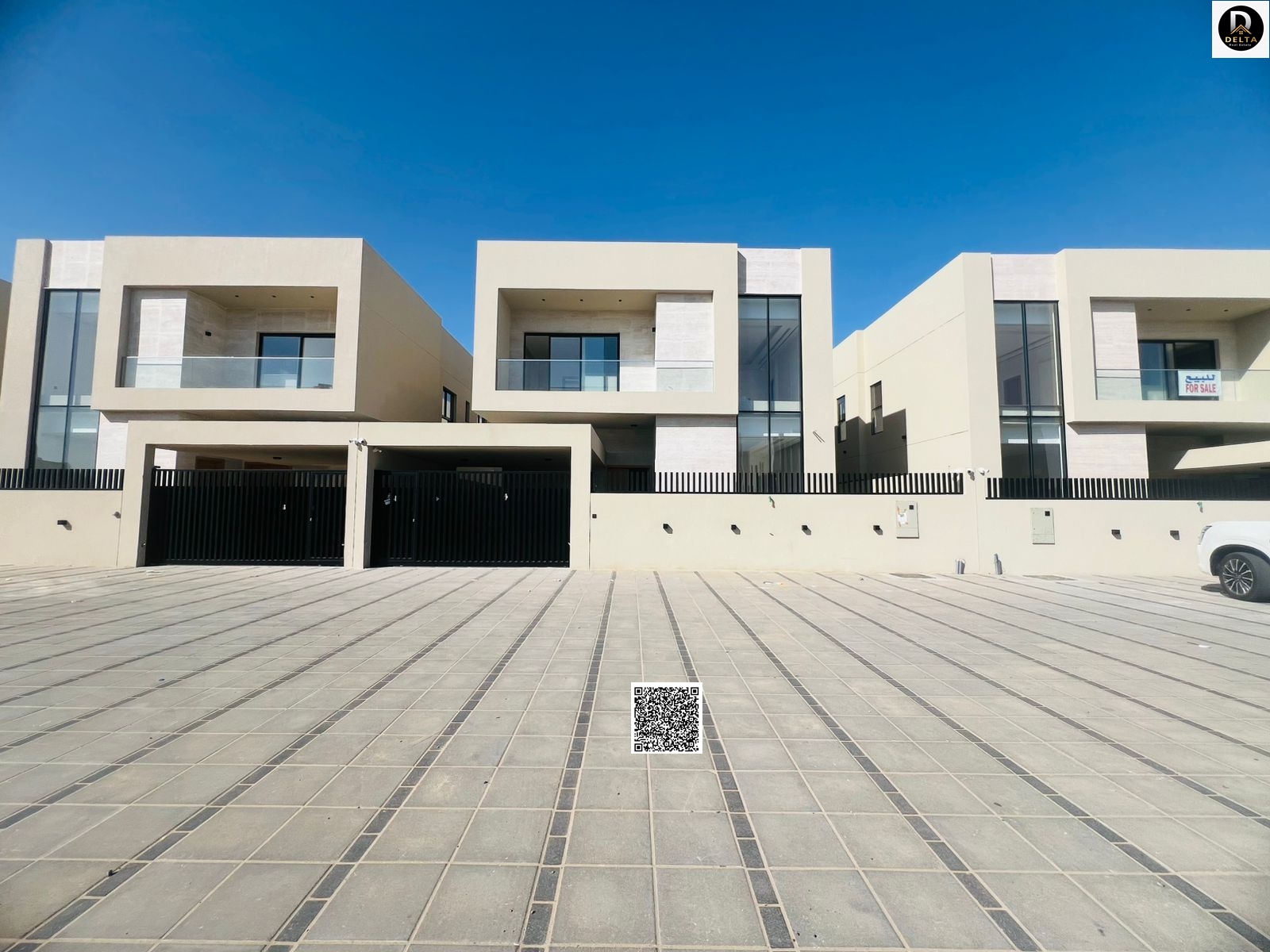Own a European-style villa with high-end finishes at a special price and a discount for cash payments. Prime location close to all services. Freehold
