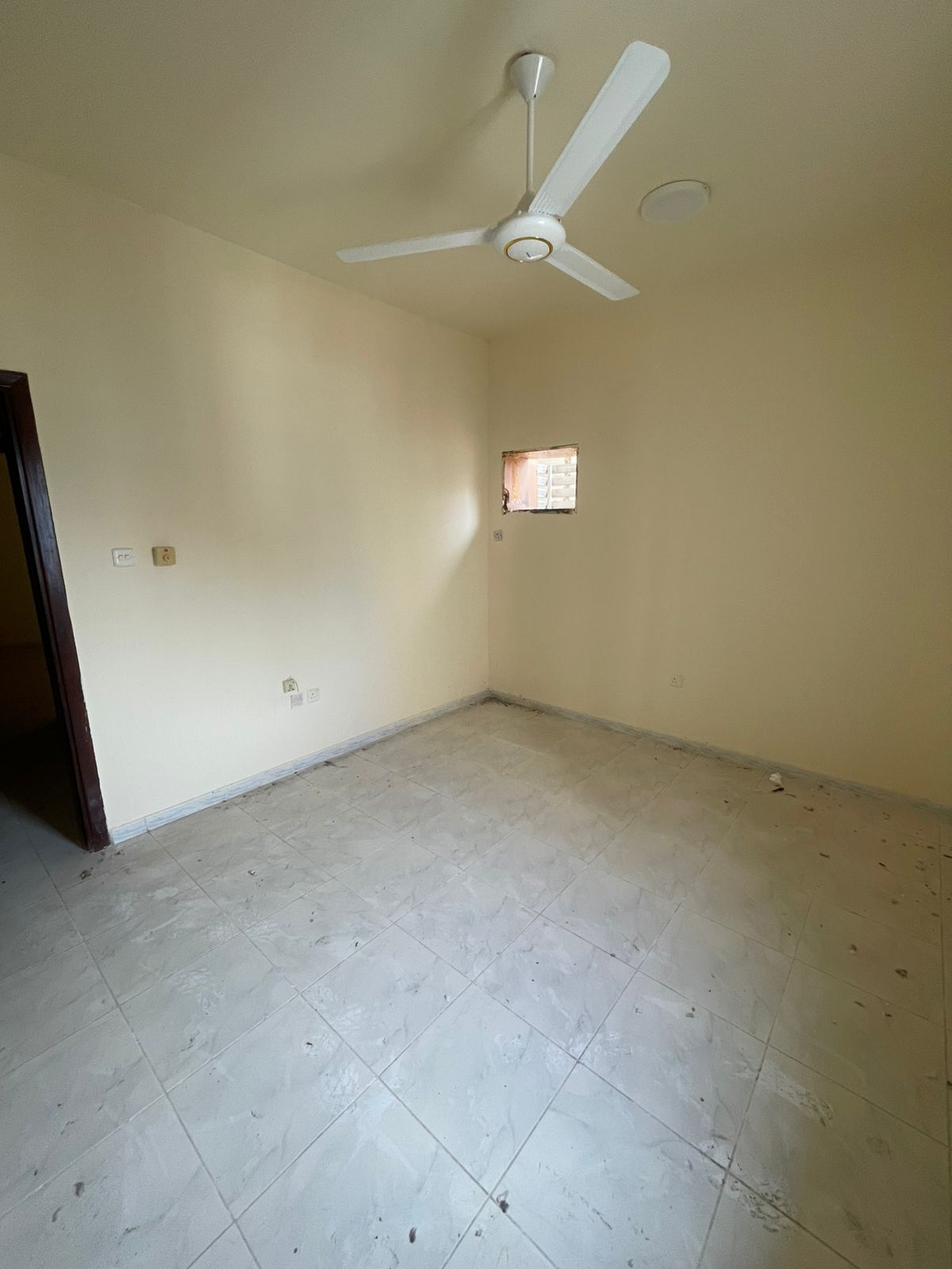 2-bedroom apartment with distributor area in Al Ghuwaire, opposite Al Rolla Park Suitable for families and professionals, spacious kitchen, very liv