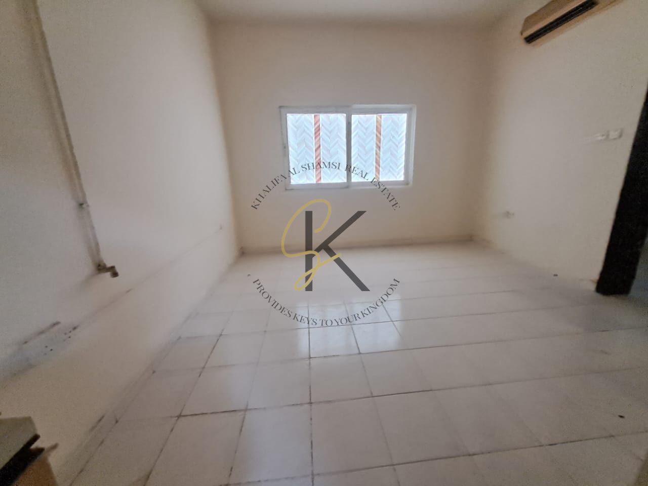 Ready To Move Spacious Studio Road Side Building