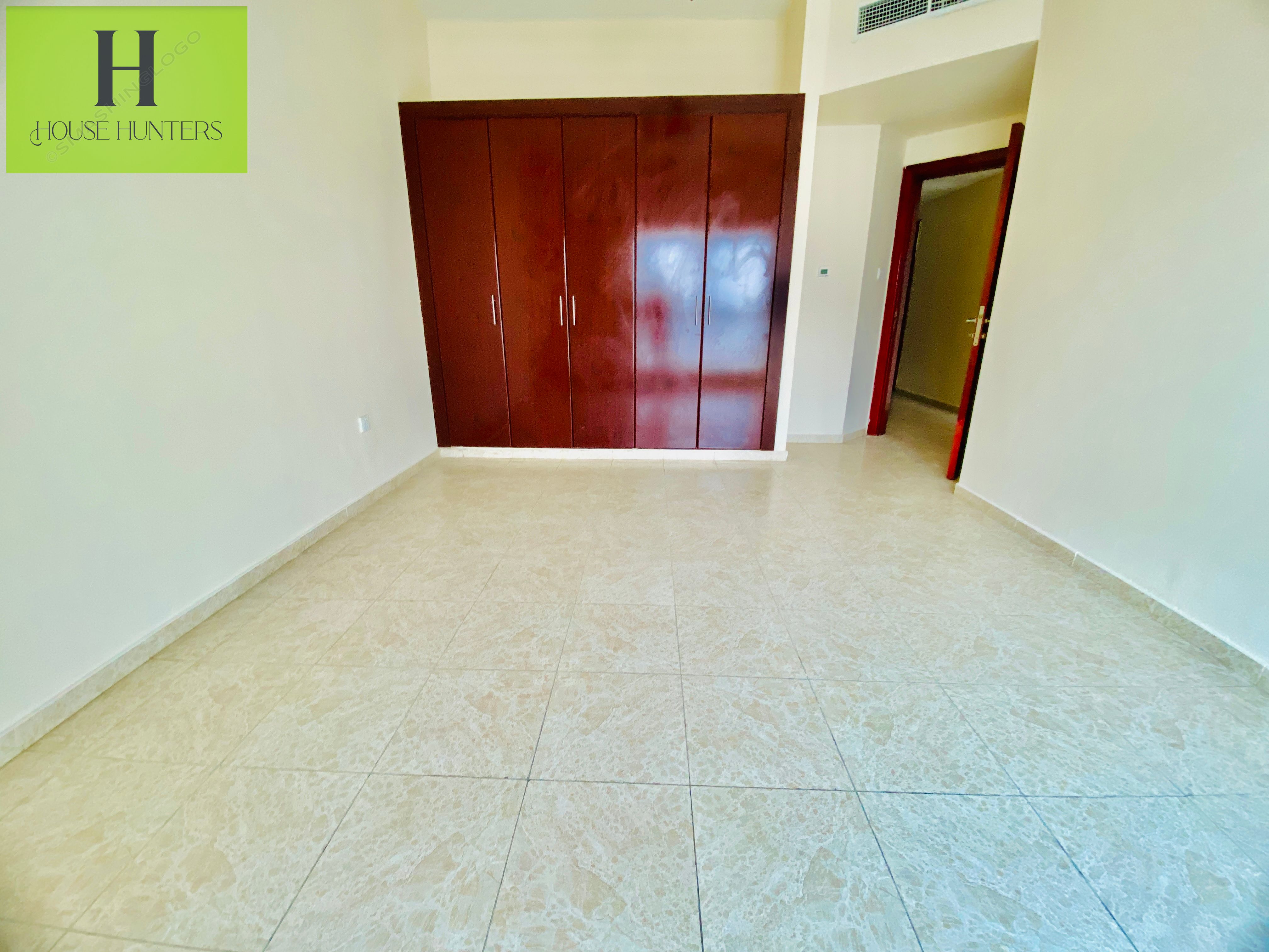 Chiller free | 3bhk | balcony | near day to day | cheque 6