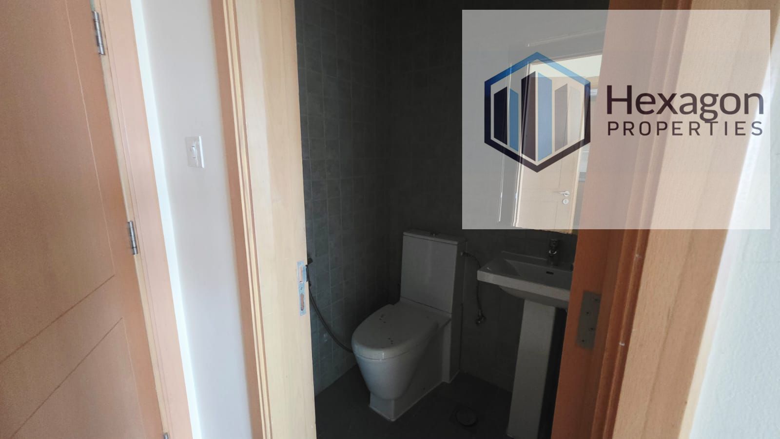 SPACIOUS 1 BHK | PRIME LOCATION | VACANT | FOR AFFORDABLE PRICE OF AED 62,000