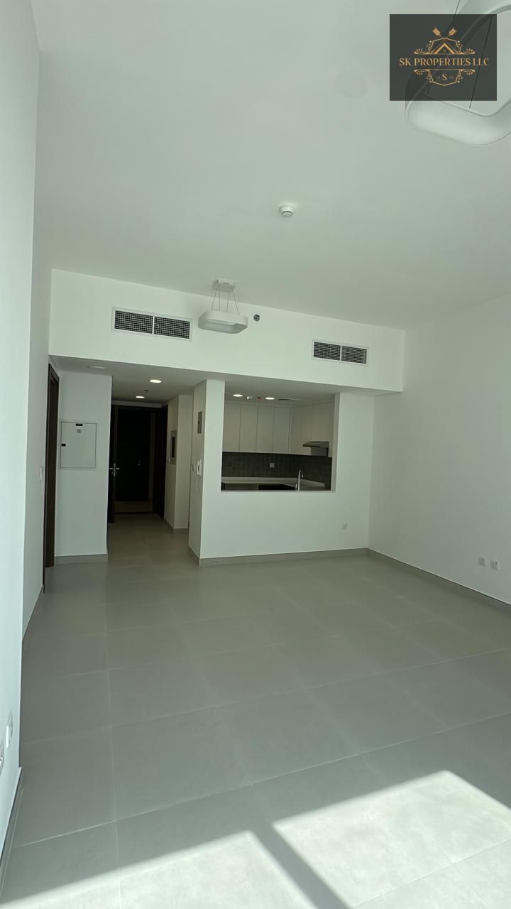 Sea View | Waterfront Community | 1000 sqft | Closed Kitchen