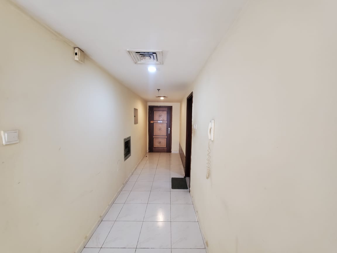 Studio Apartment for Annual Rent in Al Rashidiya, Ajman 20,000 AED in 4 installments Al Rashidiya, near Ajman One and the old traffic road Built-in wa