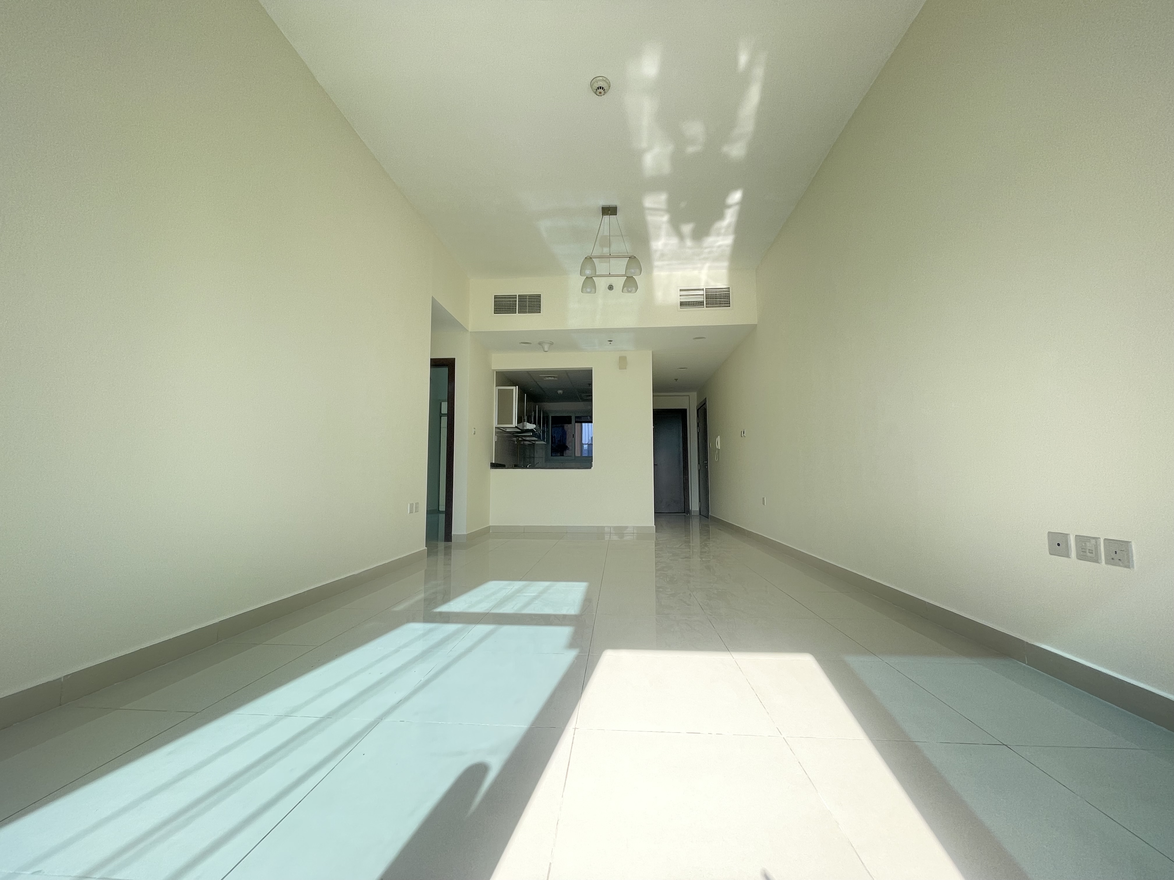 BEST PRICE !! BRIGHT 2BHK !! FAMILY BUILDING