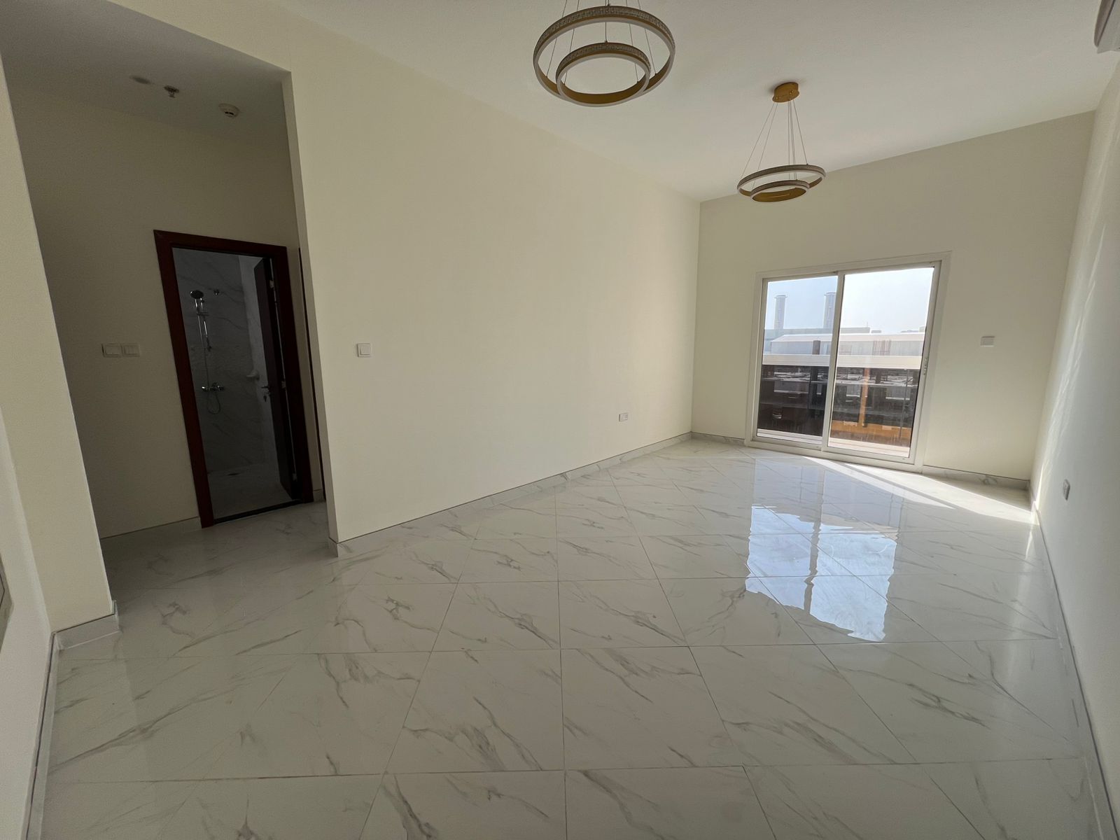 First occupancy, largest area, very affordable and upscale, family-friendly building close to all services.