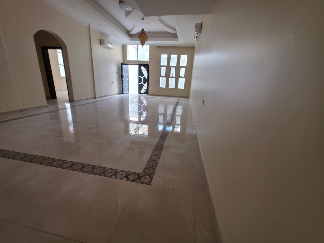 For annual rent, a distinctive townhouse villa in the Al Mowaihat area - Ajman