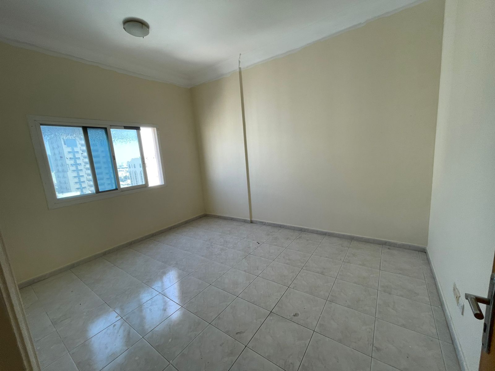**2BR Apartment with Balcony – Park View** 2 Bathrooms • Spacious Kitchen • 4 Cheques • Prime Location Close to Dubai Exit • Family Residence