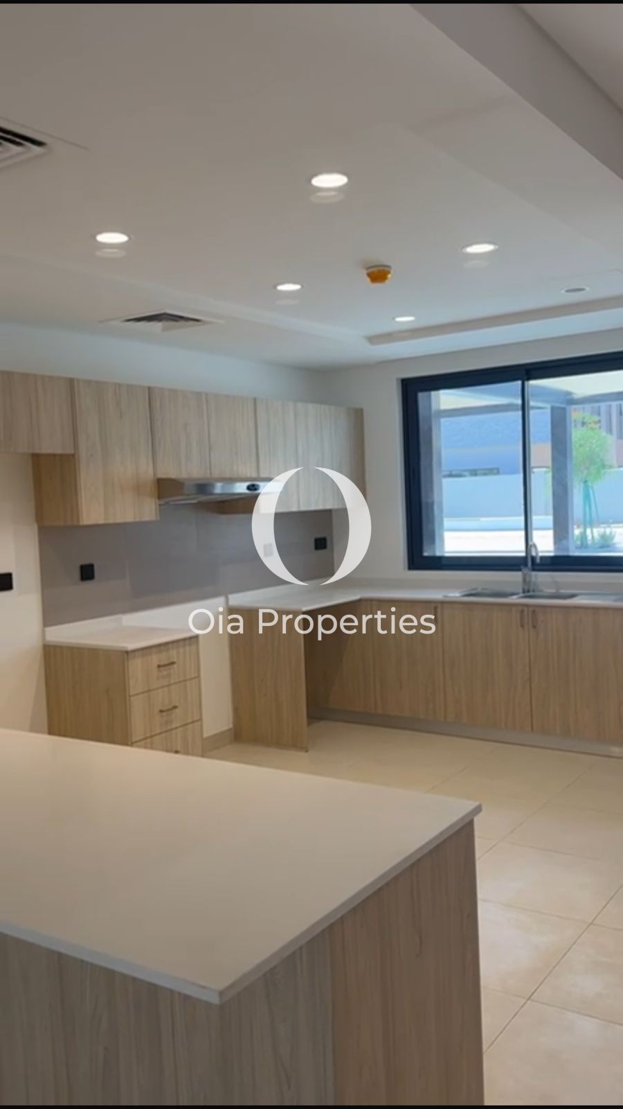 Spacious 3BR TH | Prime Location | Single Row