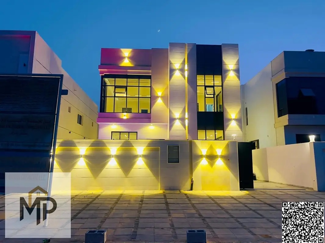 A villa with a price including registration and ownership on the main street, ready to live in, in the most prestigious areas of Ajman. Freehold owner