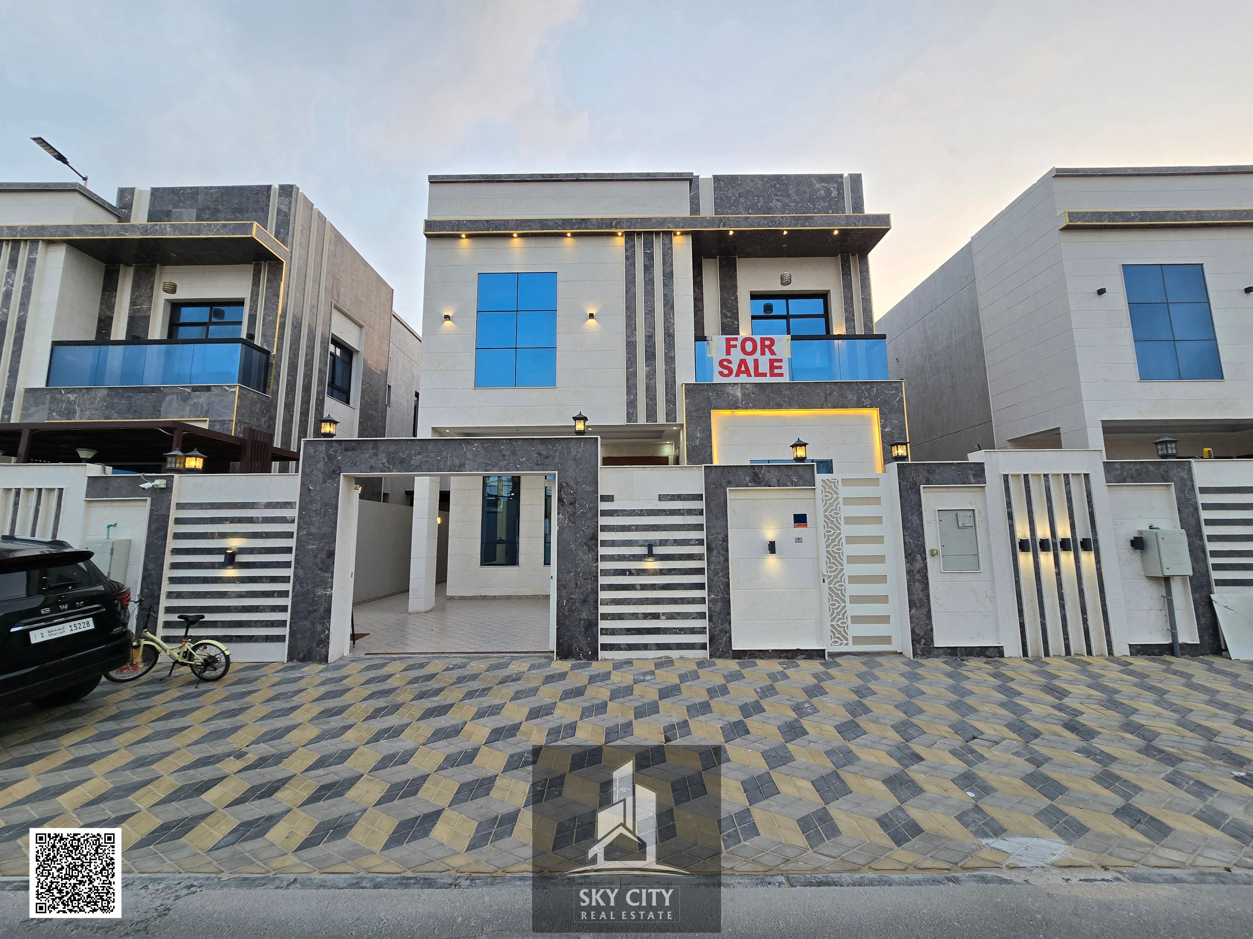 Luxury villa ready for occupancy with water, electricity and air conditioning in Al-Zahia, 5 rooms, personal finishing, central air conditioning, behind Al-Qabail Mall, on an asphalt street, directly from the owner and without fees, freehold ownership.